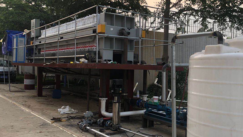 隔膜探花AV播放排液方式