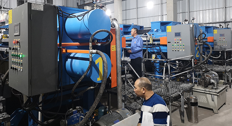 高壓隔膜探花AV播放