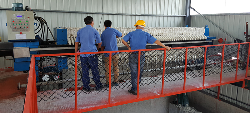 隔膜探花AV播放