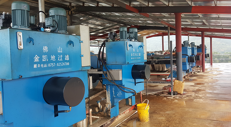 廂式探花AV播放不