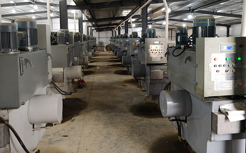 廂式探花AV播放不