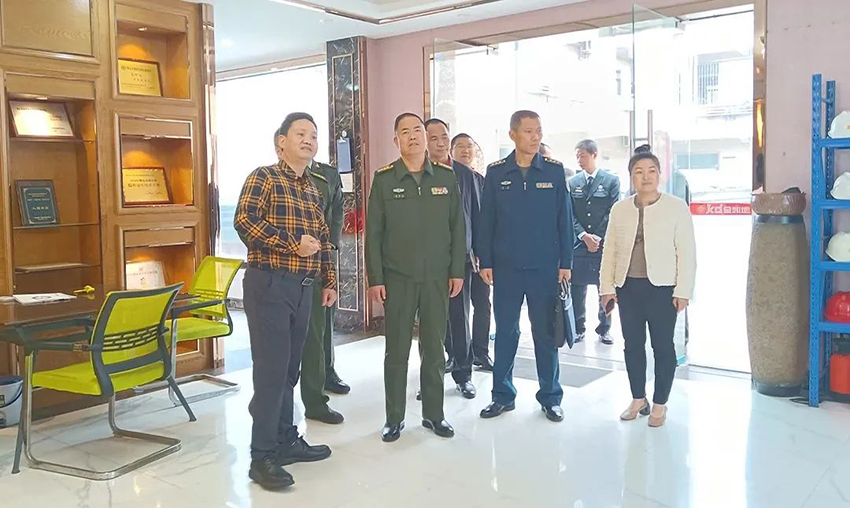 佛山軍分區政委、禪城區委常委領導一行蒞臨探花视频网站調研指導工作
